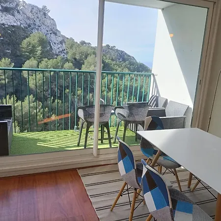 Vue Et Montagne Dans Parc Du Roy D'espagne, Up To 7 People Apartment Marseille