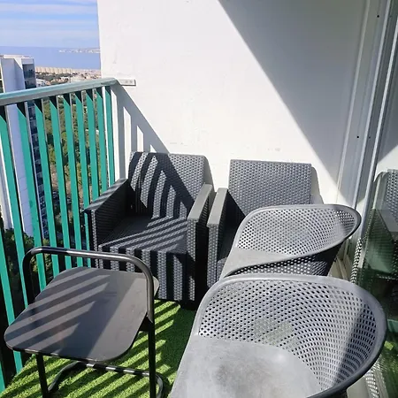 Apartment Vue Et Montagne Dans Parc Du Roy D'espagne, Up To 7 People *