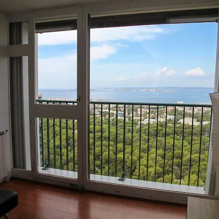Apartment Vue Et Montagne Dans Parc Du Roy D'espagne, Up To 7 People Marseille
